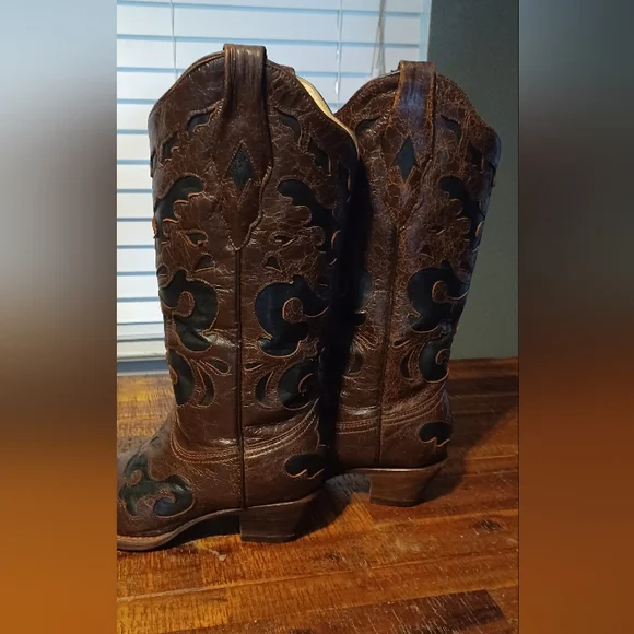 Corral Vintage Boots - Picture 5 of 10